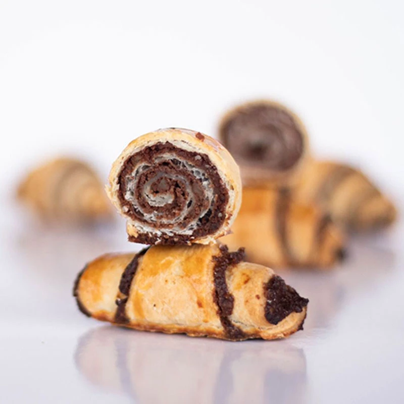 Cornulete Rugelach nuca si cacao