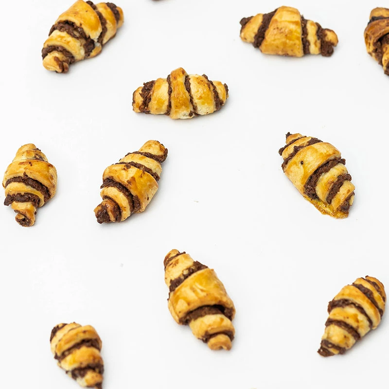 Cornulete Rugelach nuca si cacao